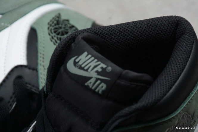 MaikeSneakers 555088-135 Air Retro Jordan Clay High OG Green 1 0725